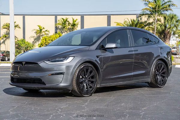 2022 Tesla Model X Plaid