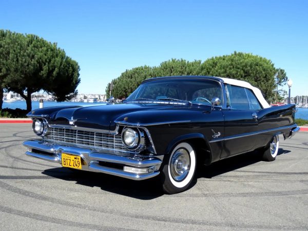 1957 Chrysler Imperial Crown - Image 15