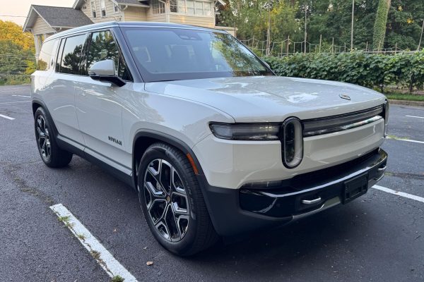 2025 Rivian R1S Adventure Edition - Image 104