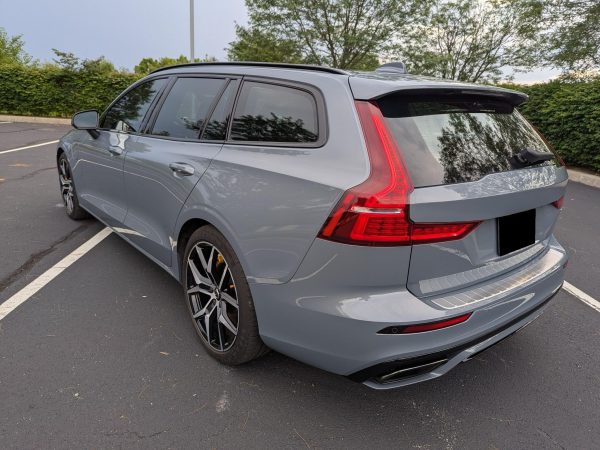 2022 Volvo V60 T8 Polestar Engineered Extended Range - Image 4