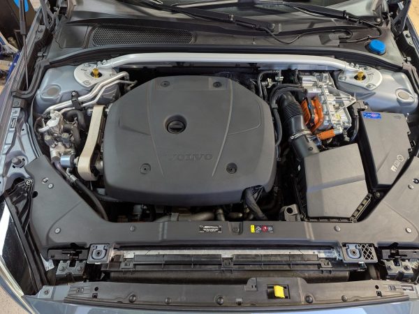 2022 Volvo V60 T8 Polestar Engineered Extended Range - Image 5