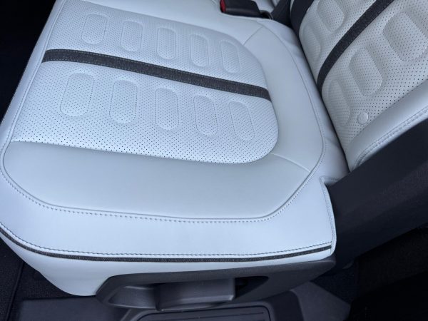 2025 Rivian R1S Adventure Edition - Image 90