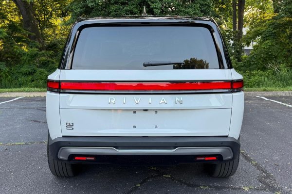 2025 Rivian R1S Adventure Edition - Image 92