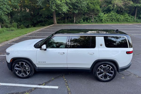 2025 Rivian R1S Adventure Edition - Image 93