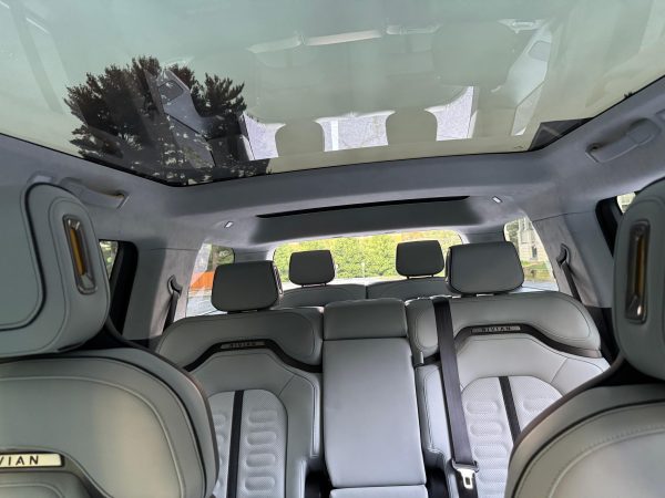 2025 Rivian R1S Adventure Edition - Image 10