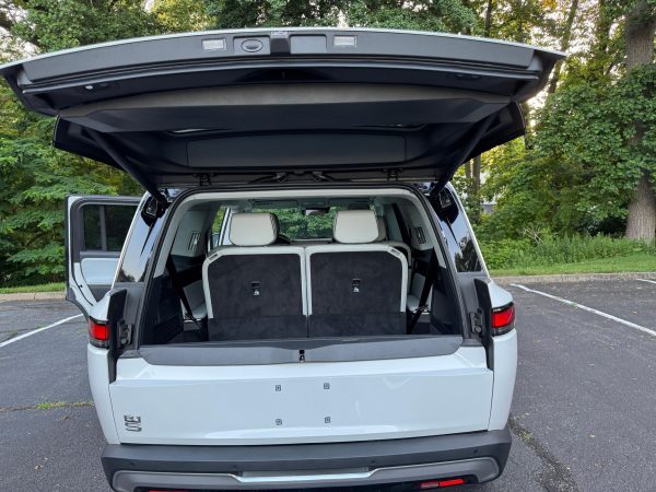 2025 Rivian R1S Adventure Edition - Image 12