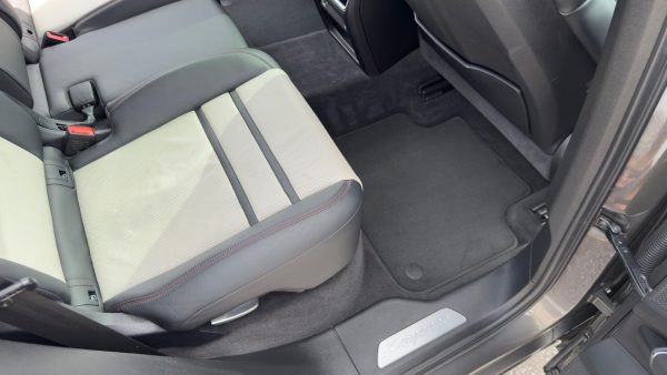 2019 Porsche Cayenne Turbo - Image 28