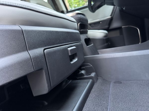 2025 Rivian R1S Adventure Edition - Image 15