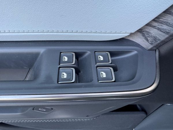 2025 Rivian R1S Adventure Edition - Image 16