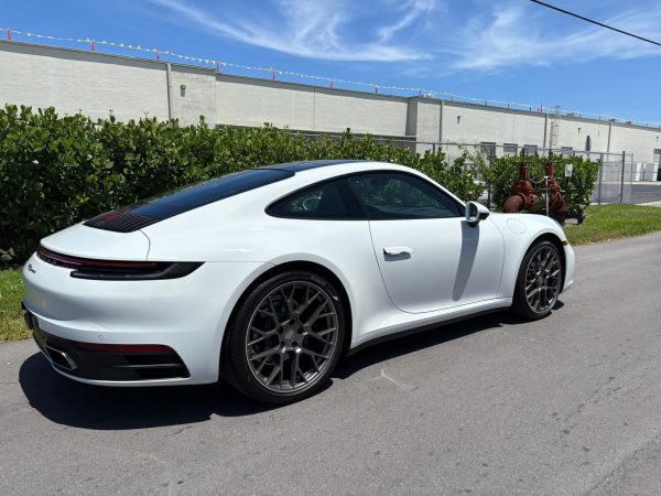 2021 Porsche 911 Carrera - Image 25