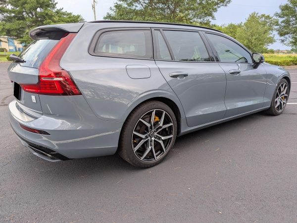 2022 Volvo V60 T8 Polestar Engineered Extended Range - Image 18