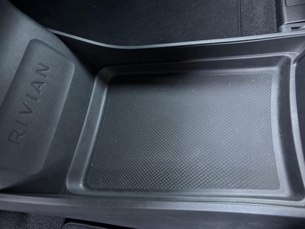 2025 Rivian R1S Adventure Edition - Image 20