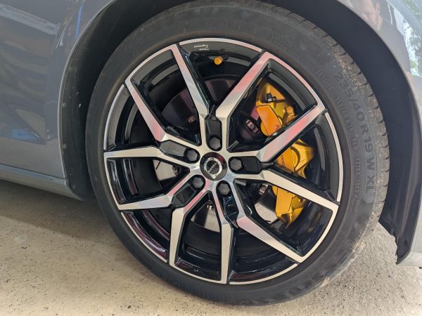 2022 Volvo V60 T8 Polestar Engineered Extended Range - Image 22