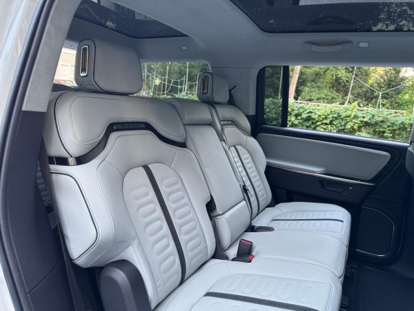 2025 Rivian R1S Adventure Edition - Image 21