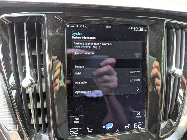 2022 Volvo V60 T8 Polestar Engineered Extended Range - Image 23