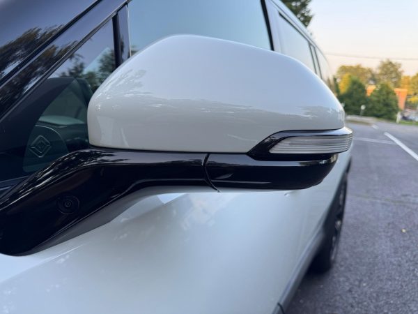 2025 Rivian R1S Adventure Edition - Image 25