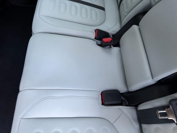 2025 Rivian R1S Adventure Edition - Image 28