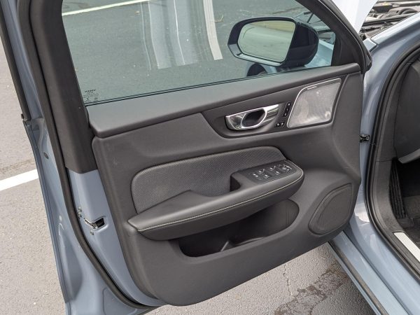 2022 Volvo V60 T8 Polestar Engineered Extended Range - Image 32