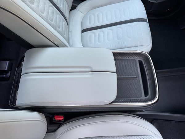 2025 Rivian R1S Adventure Edition - Image 32