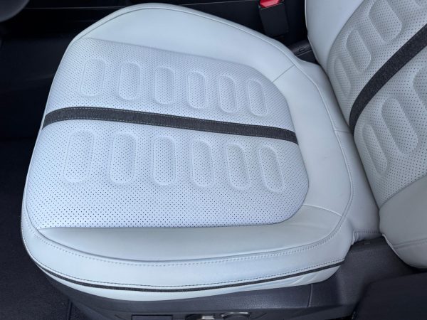 2025 Rivian R1S Adventure Edition - Image 33