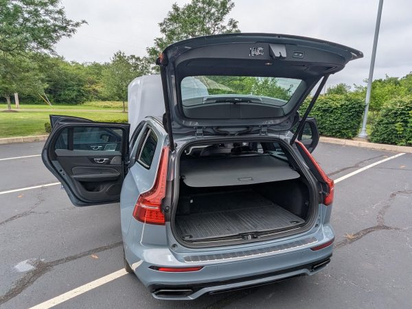 2022 Volvo V60 T8 Polestar Engineered Extended Range - Image 45