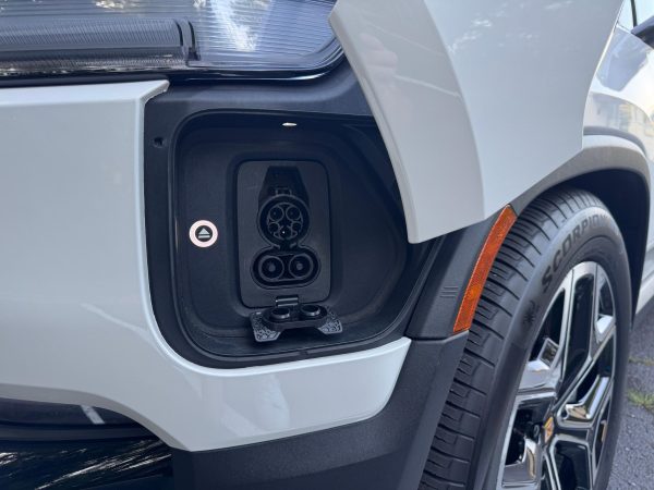 2025 Rivian R1S Adventure Edition - Image 38