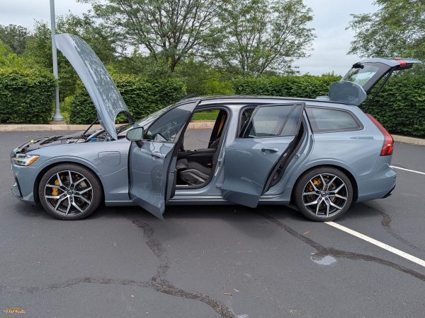 2022 Volvo V60 T8 Polestar Engineered Extended Range - Image 49