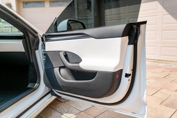 2024 Tesla Model S Plaid - Image 25