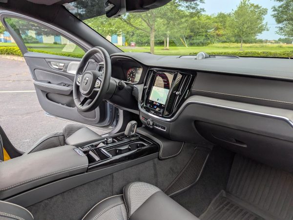 2022 Volvo V60 T8 Polestar Engineered Extended Range - Image 55