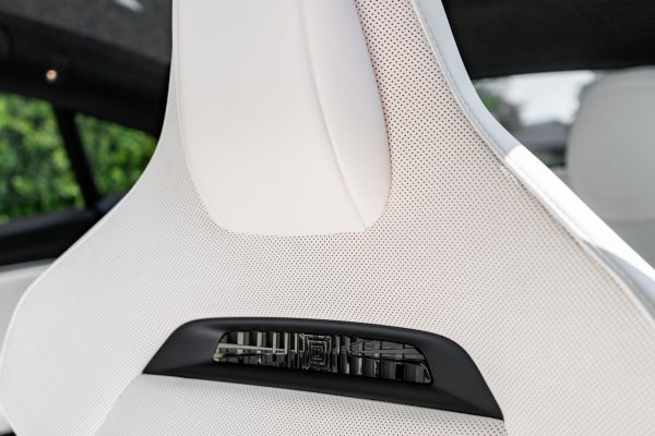 2024 Tesla Model S Plaid - Image 27