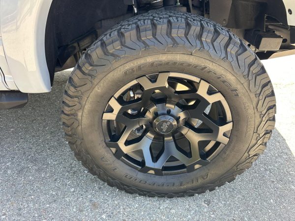 2022 Ford F-150 XLT Black Ops - Image 15