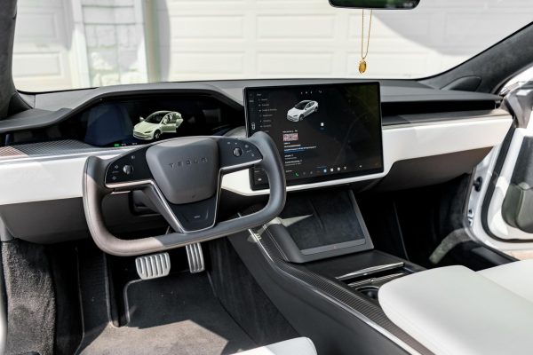 2024 Tesla Model S Plaid - Image 32