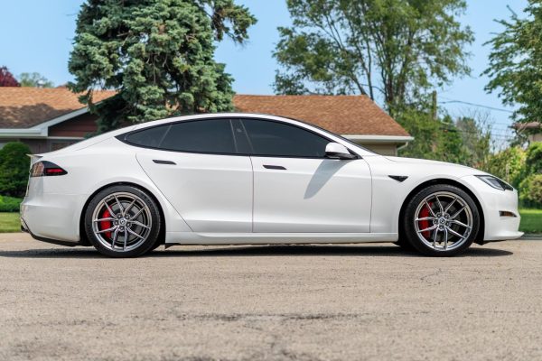 2024 Tesla Model S Plaid - Image 33