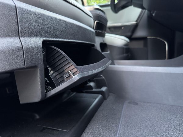 2025 Rivian R1S Adventure Edition - Image 56