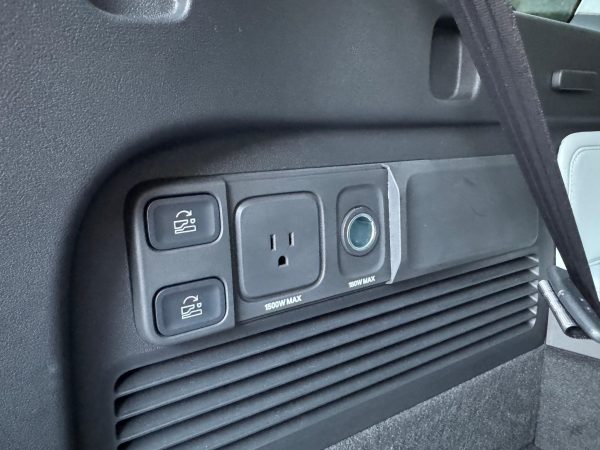 2025 Rivian R1S Adventure Edition - Image 67