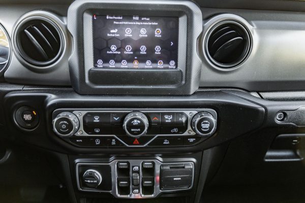 2022 Jeep Gladiator Willys - Image 95