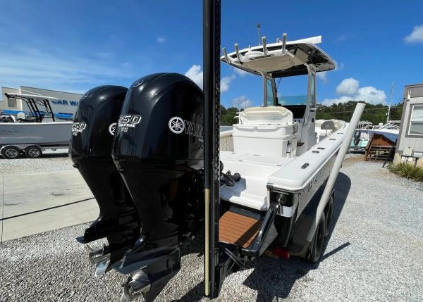 2017 Everglades 273 CC - Image 15
