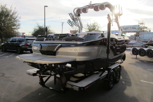 2020 MasterCraft X24 - Image 26