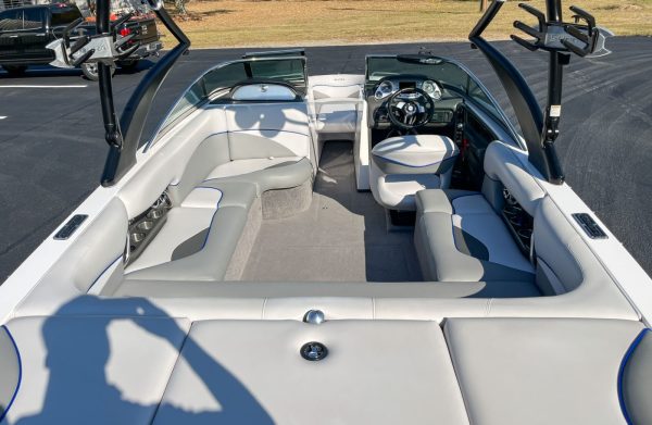 2011 Supra 22 SSV - Image 10