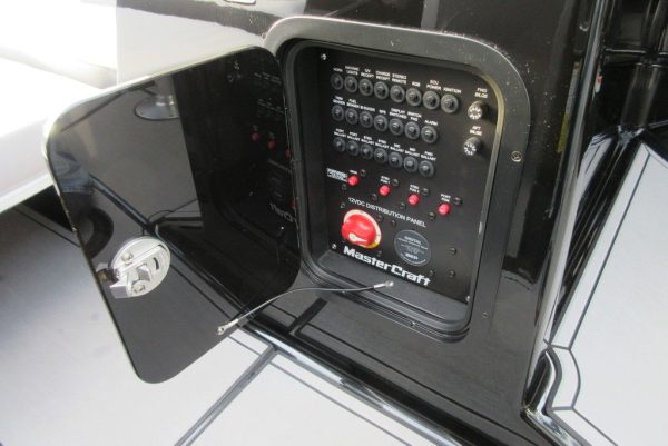 2020 MasterCraft X24 - Image 28