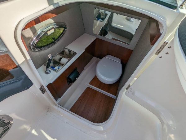2020 Chaparral 257 SSX OB - Image 16