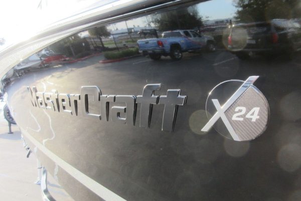 2020 MasterCraft X24 - Image 32