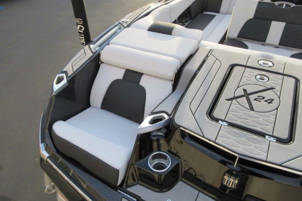 2020 MasterCraft X24 - Image 39