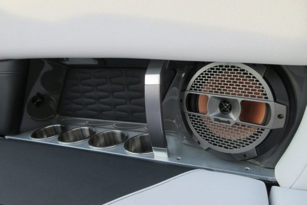 2020 MasterCraft X24 - Image 41