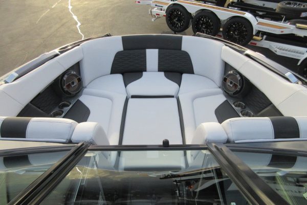 2020 MasterCraft X24 - Image 43