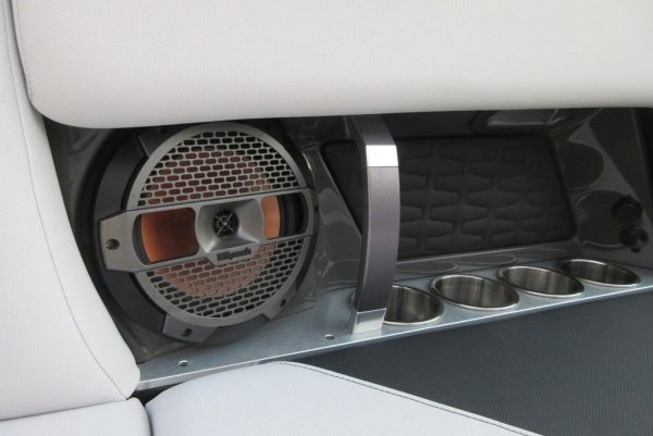 2020 MasterCraft X24 - Image 44
