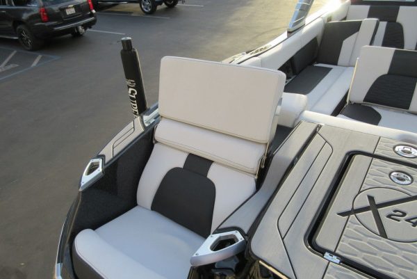 2020 MasterCraft X24 - Image 45