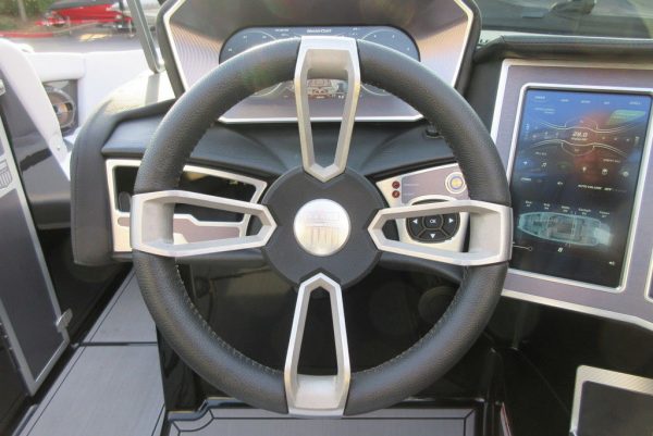 2020 MasterCraft X24 - Image 47