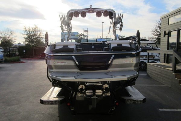2020 MasterCraft X24 - Image 58
