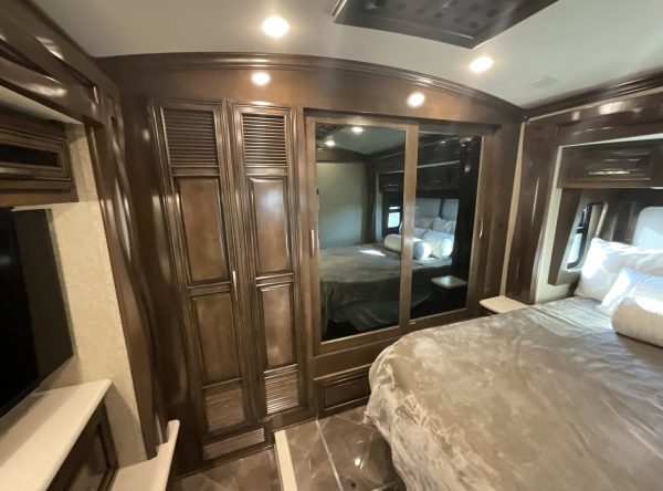 2018 Newmar New Aire 3341 - Image 11